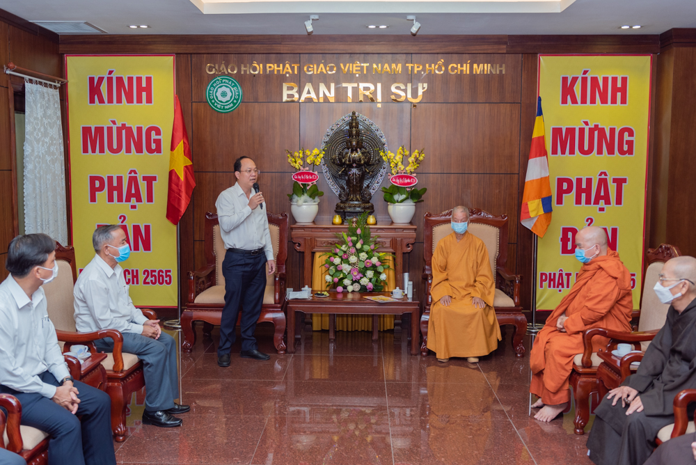 Lãnh đạo Thành uỷ chúc mừng Phật Đản Ban Trị sự Phật giáo TP.HCM