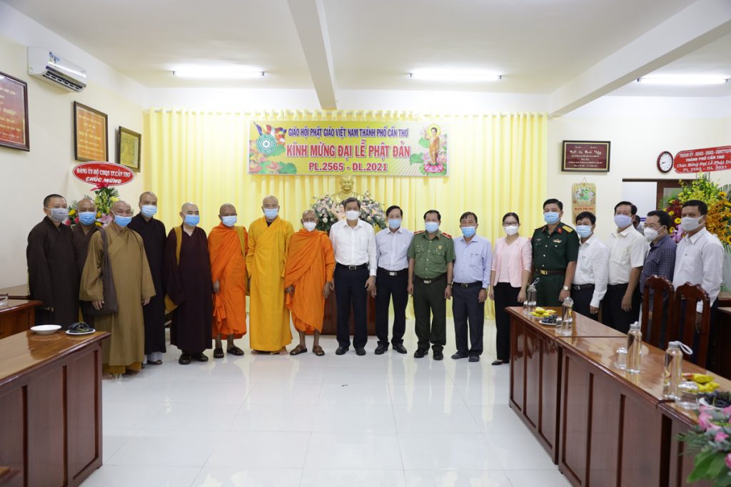 Cần Thơ: Lãnh đạo thành phố thăm và chúc mừng Phật Đản đến BTS PG thành phố