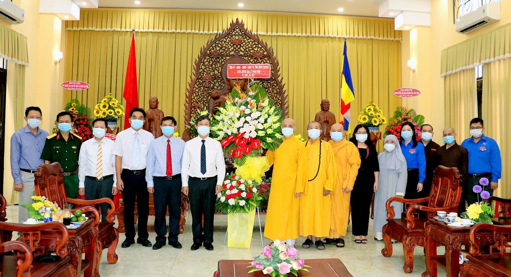 Bình Dương: Các cơ quan, ban ngành tỉnh thăm và chúc mừng Đại lễ Phật đản PL.2565