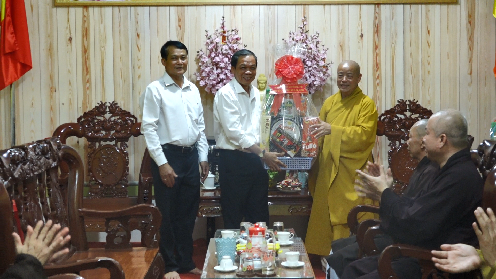 Trà Vinh: Đoàn lãnh đạo tỉnh thăm và chúc mừng Phật Đản đến BTS PG tỉnh