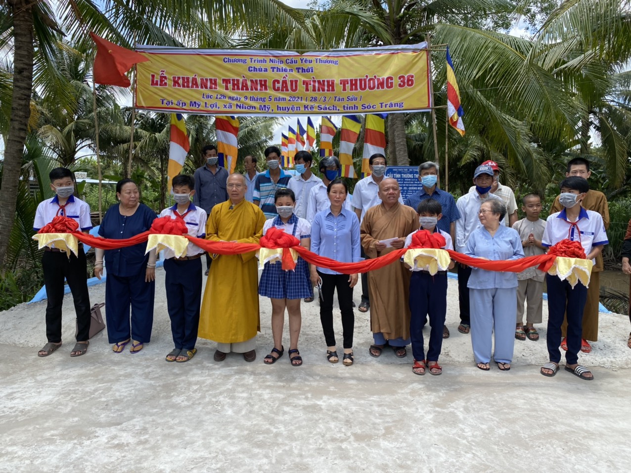 Sóc Trăng: Chùa Thiên Thới khánh thành 2 cầu nông thôn chào mừng Đại lễ Phật Đản PL.2565