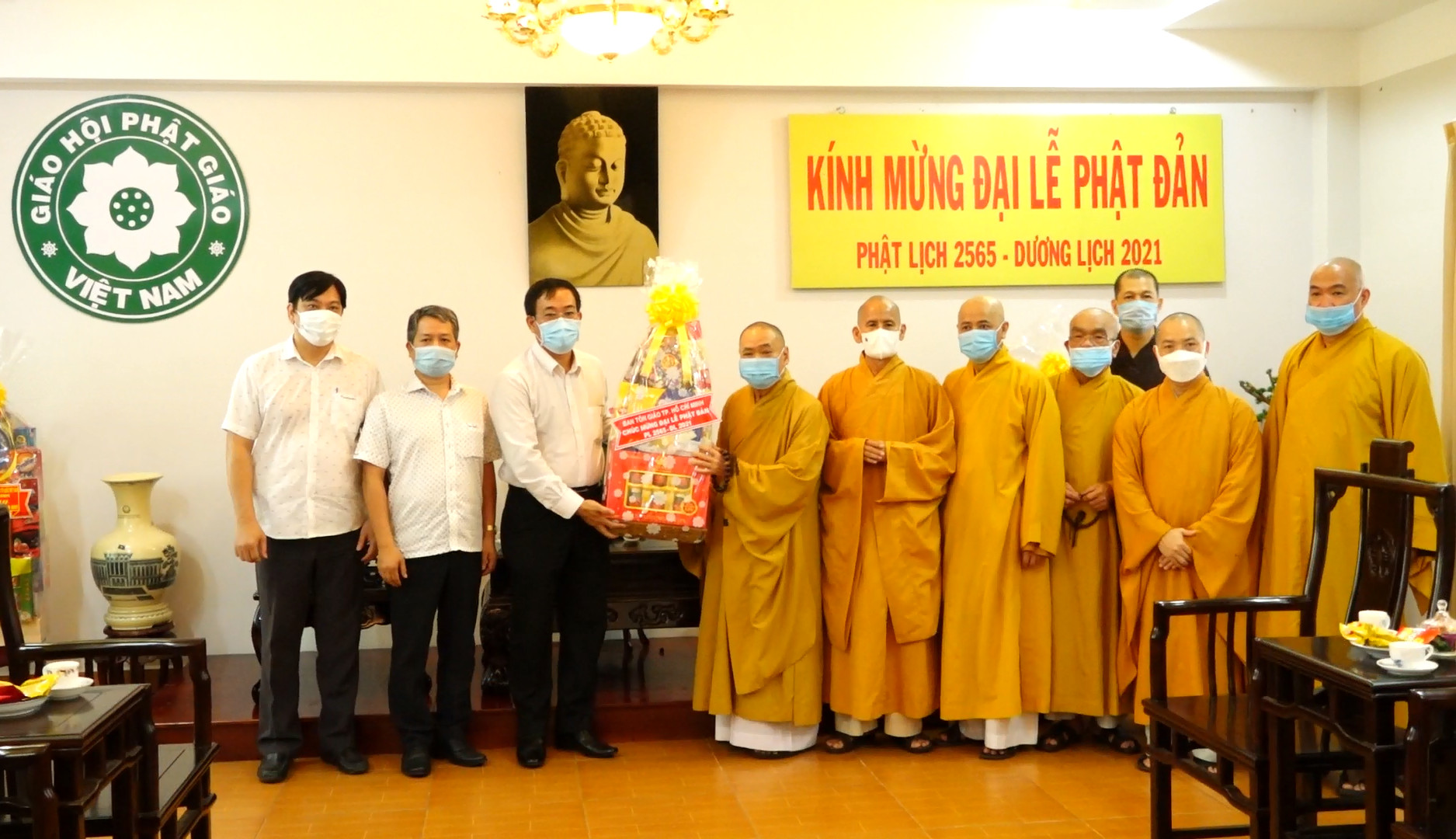 TP.HCM: Ban Tôn giáo Thành phố thăm, chúc mừng Phật đản Trung ương Giáo hội