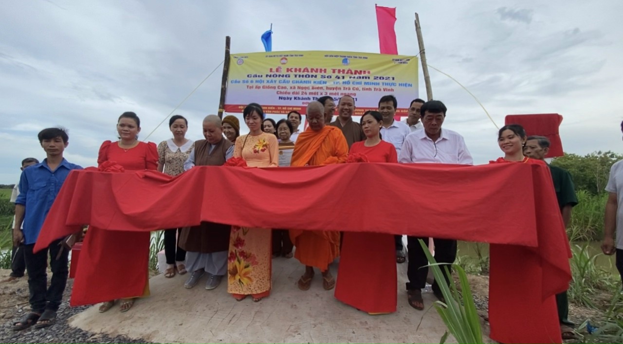 Trà Vinh: Chùa Long Bửu khánh thành cầu giao thông nông thôn số 37 và 41 tại huyện Càng Long và Trà Cú