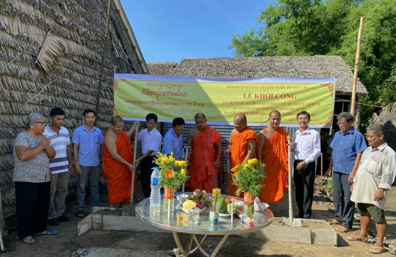 Trà Vinh : Hội ĐKSSYN huyện Trà Cú khởi công xây dựng nhà Đại Đoàn kết số 21