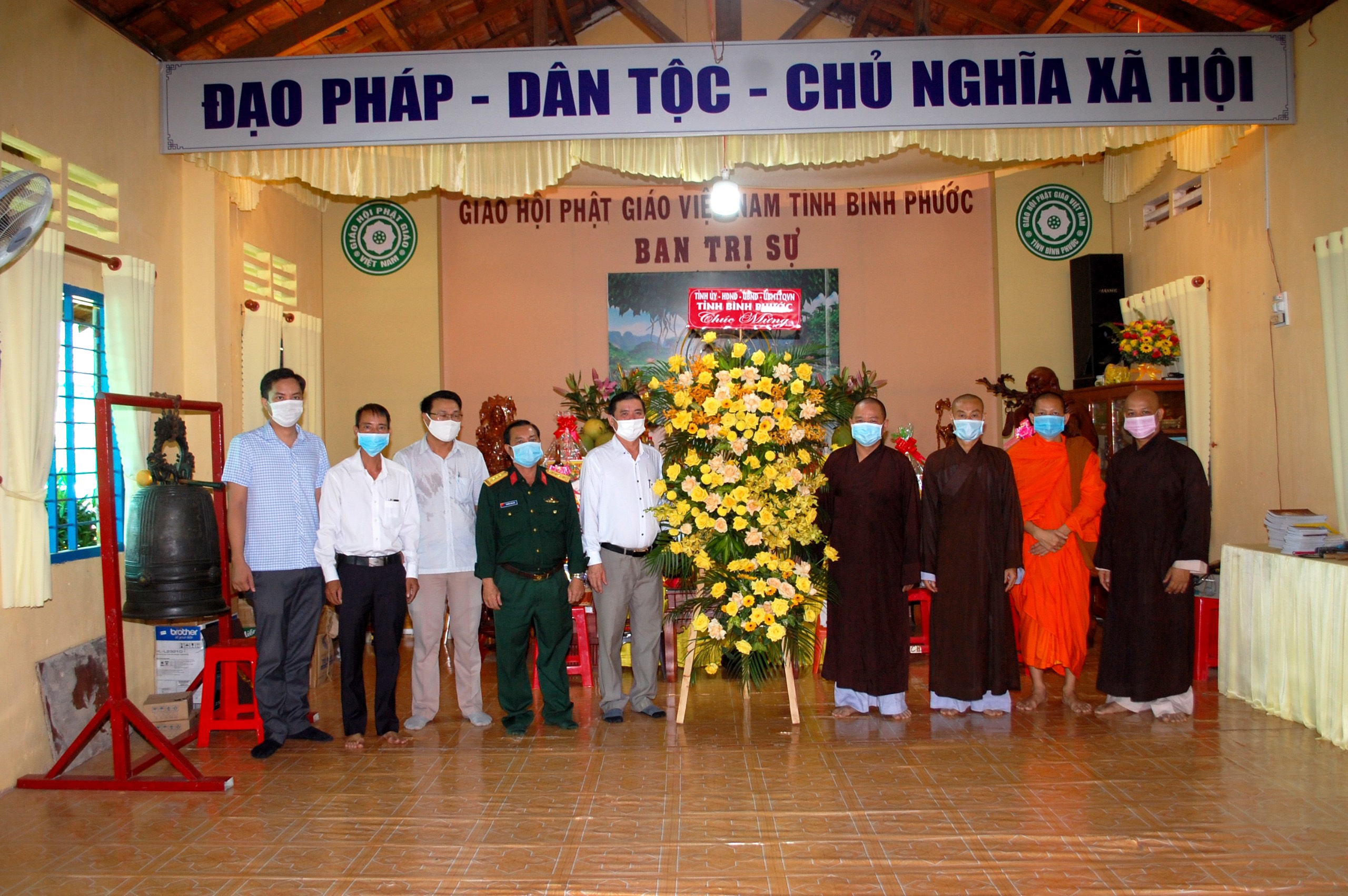 Bình Phước: Ban Tôn giáo, Bộ Chỉ huy quân sự tỉnh chúc mừng Đại lễ Phật Đản PL. 2565