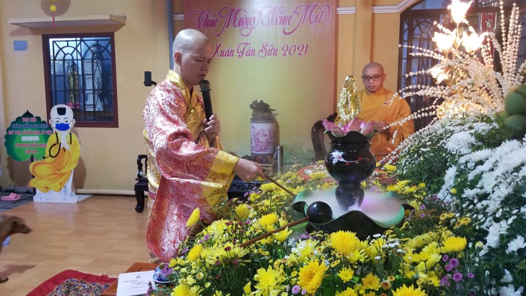 Bến Tre: Chùa Liên Trì trang nghiêm tổ chức Đại lễ Phật Đản PL.2565 và tặng quà cho người nghèo