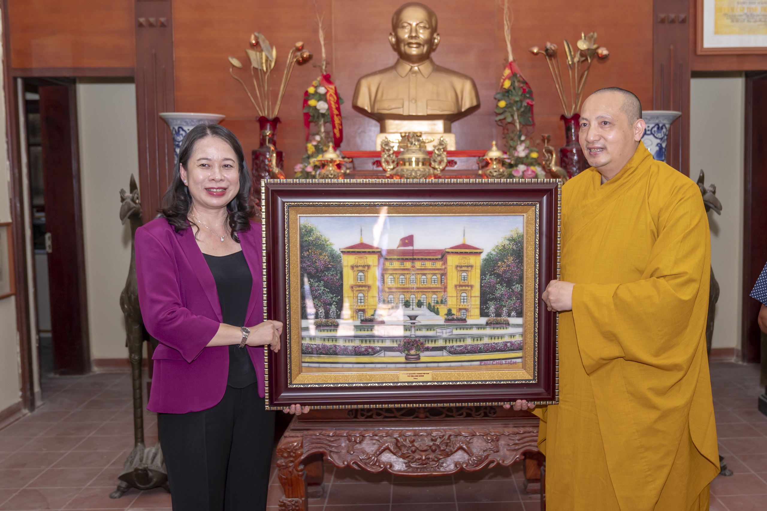 Hải Phòng: Phó Chủ tịch nước dâng hương tại Tổ đình Thắng Phúc và Đền thờ cố Chủ tịch nước Tôn Đức Thắng