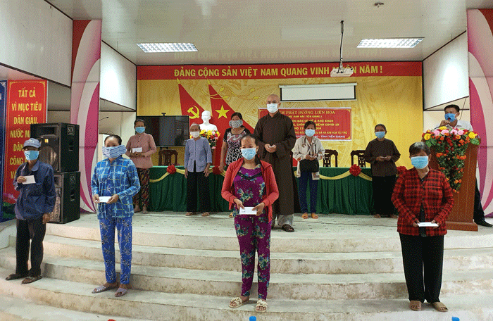 Tiền Giang: NPĐ Liên Hoa hỗ trợ 1500 phần quà đến người nghèo cùng vượt qua dịch bệnh