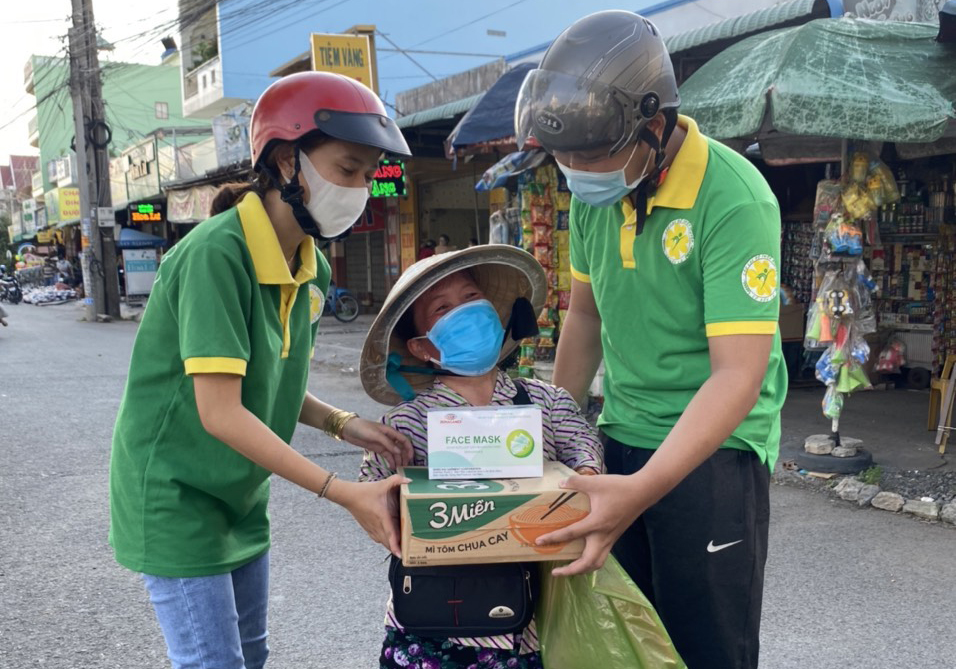 Long An: CLB Thiện nguyện Cỏ Bốn Lá và hành trình chia sẻ yêu thương đến người lao động trong mùa COVID-19