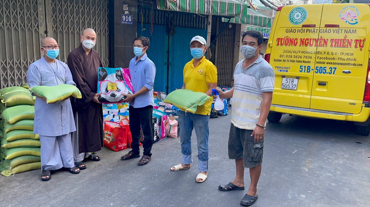 TP. HCM: Hội từ thiện chùa Tường Nguyên tiếp tục hỗ trợ bà con trong mùa dịch bệnh COVID-19