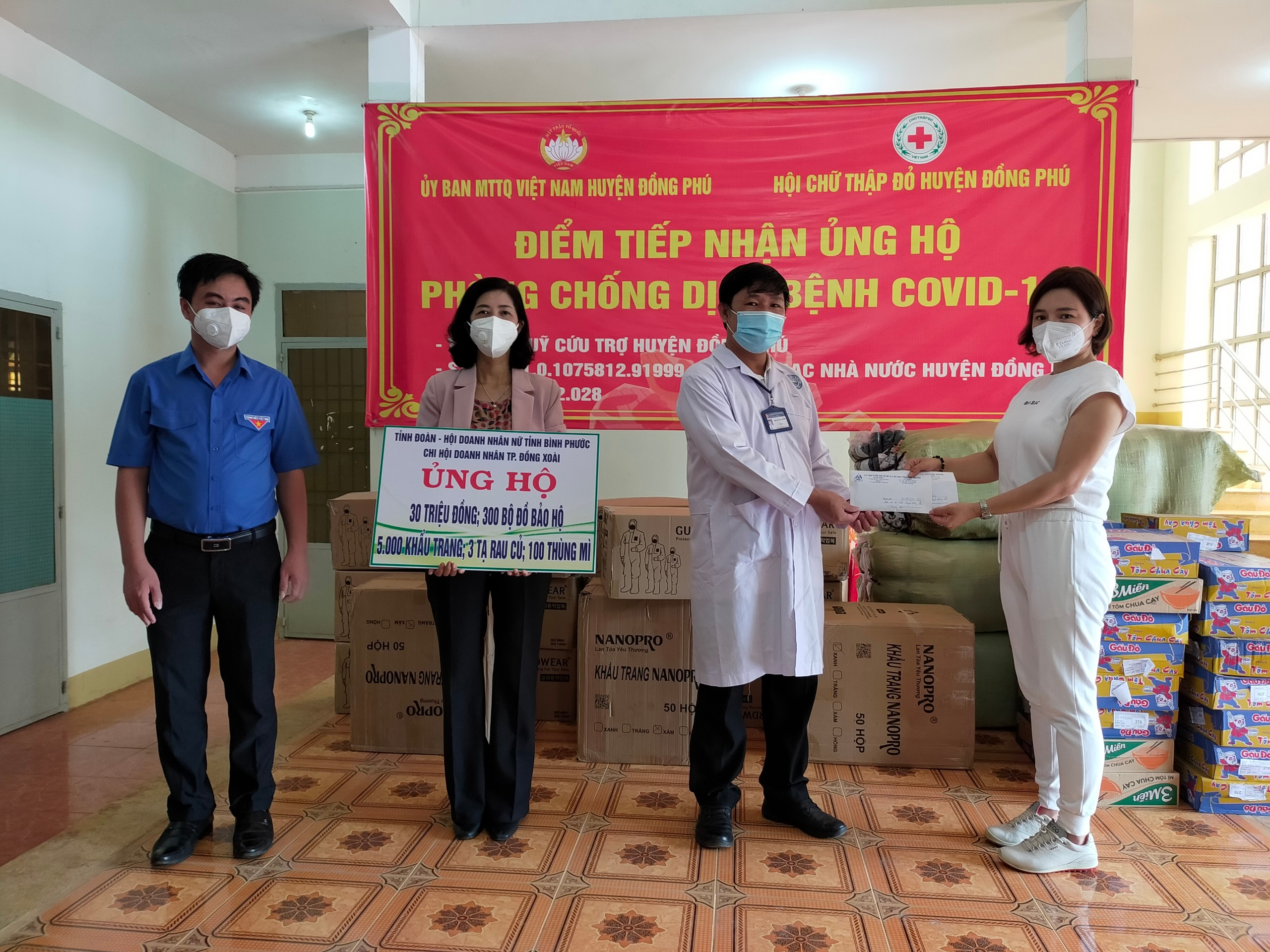 Bình Phước: Huyện Đồng Phú tiếp nhận kinh phí trang bị và hàng hóa hỗ trợ công tác phòng chống dịch COVID-19