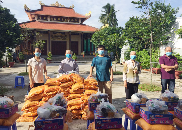 Tiền Giang: Chùa Phước Điền chung tay hỗ trợ người dân huyện Chợ Gạo trong mùa dịch Covid