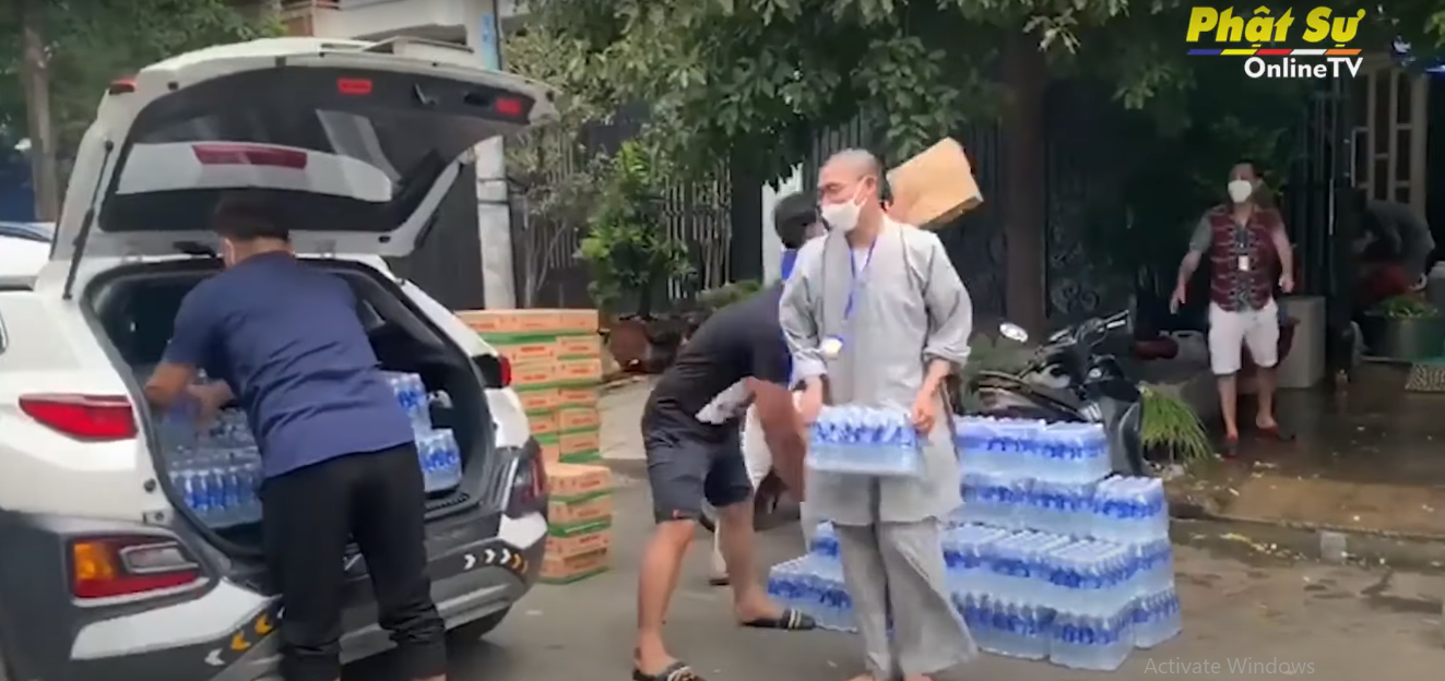 [Video] TP.HCM: CLB thiện nguyện Pháp Hạnh ra đời giúp đỡ người khó khăn trong đại dịch