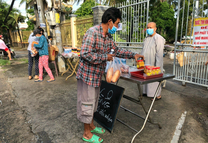 Tiền Giang: "Chợ 0 đồng" chùa Thiên Phước chia sẻ cùng người dân trong đại dịch Covid