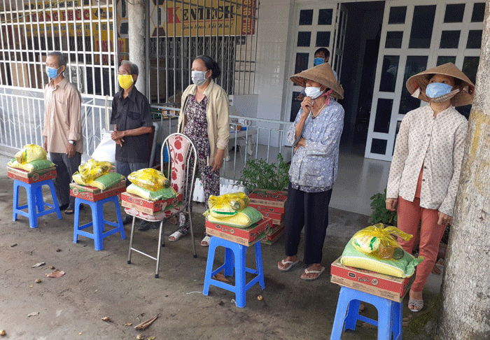 Tiền Giang: Chùa Kim Thiền (huyện Cái Bè) hỗ trợ phòng chống dịch Covid-19