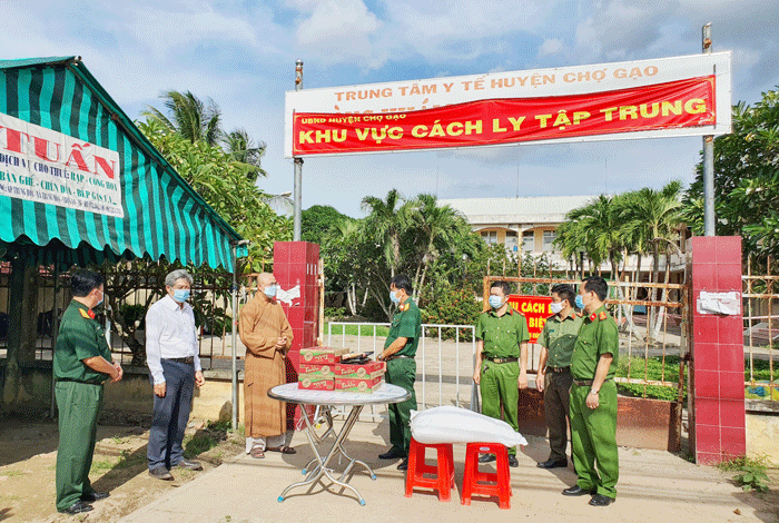 Tiền Giang: NPĐ Liên Hoa tiếp tục hỗ trợ người dân khu phong tỏa phòng chống dịch Covid