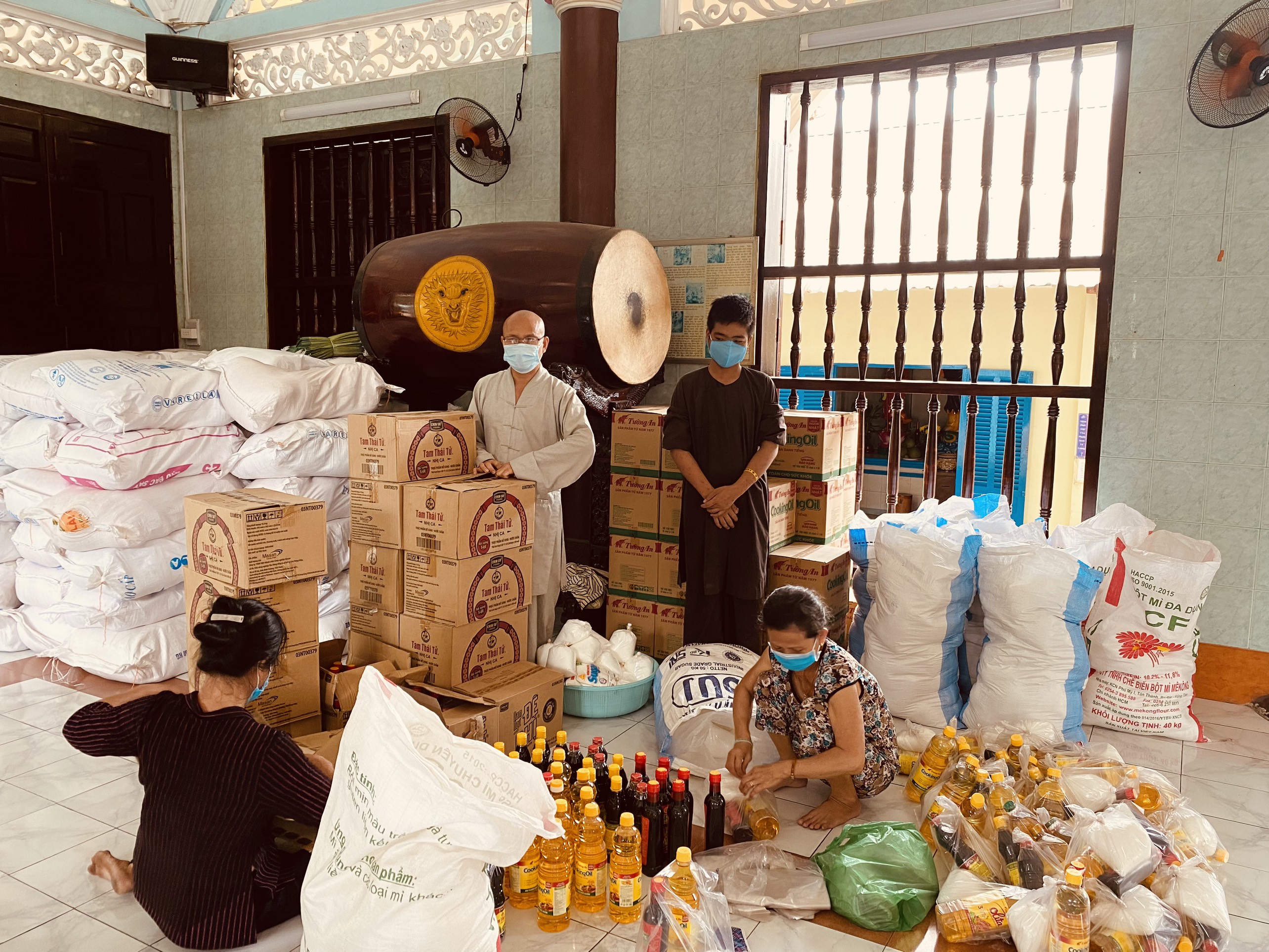 Đồng Nai: Chùa Tam Bảo tặng quà hỗ trợ người dân trong mùa dịch Covid