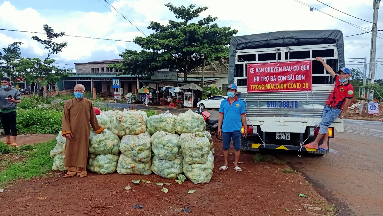 TP.HCM: Những chuyến xe nhân ái của nhóm Bạn hữu đường xa