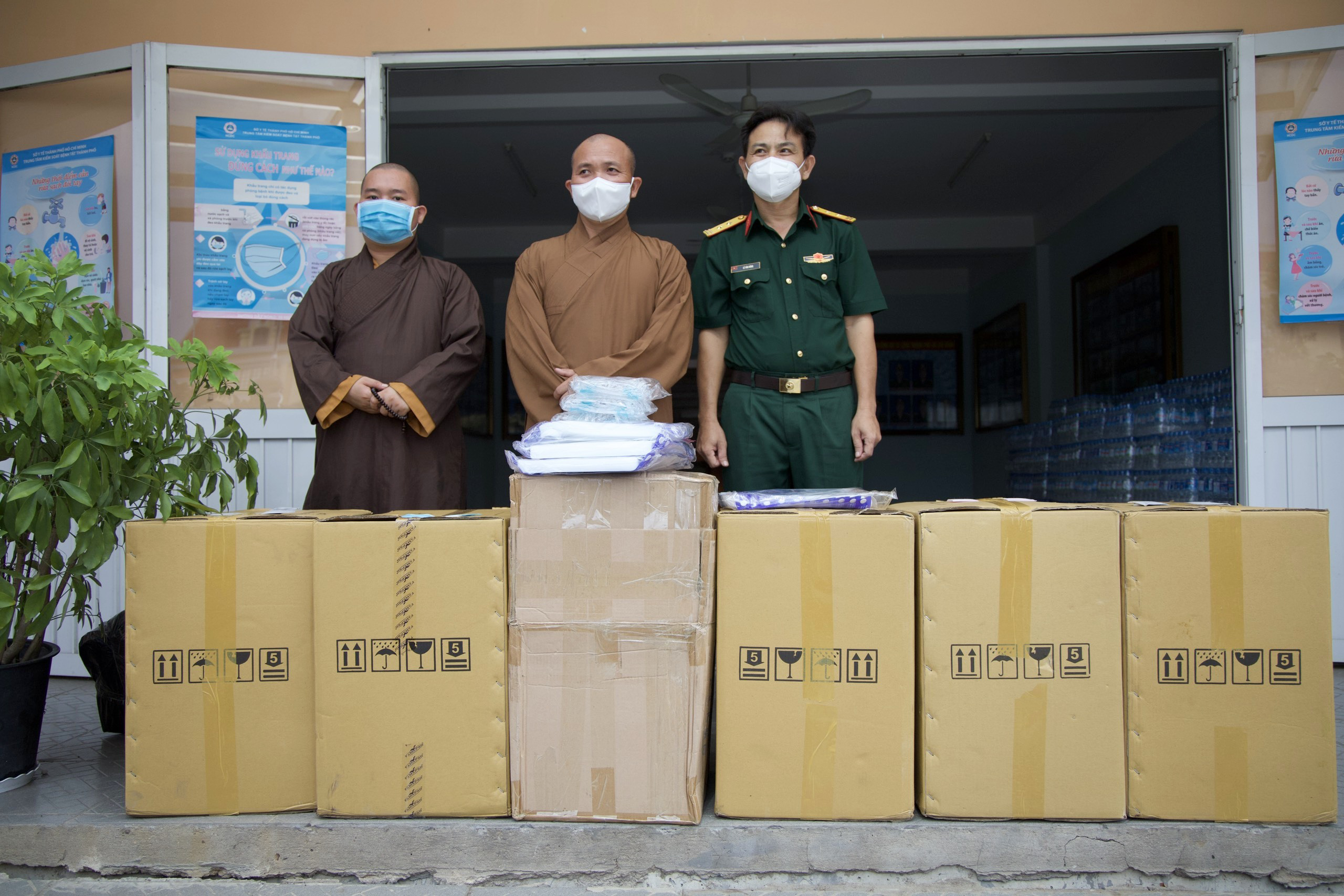 TP. HCM: Hỗ trợ người lao động nghèo, công nhân thất nghiệp, người dân trong các khu cách ly y tế