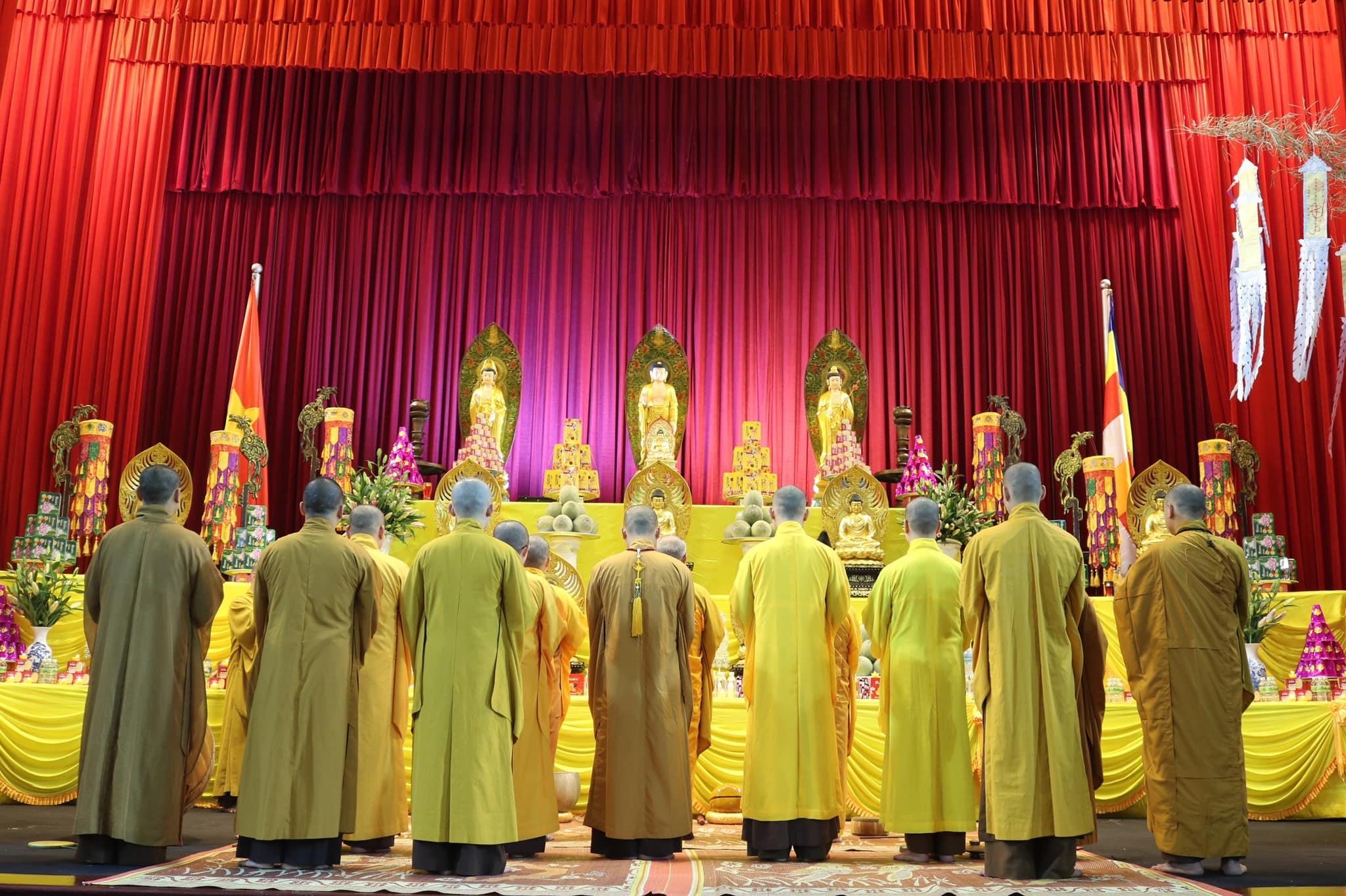 Học viện Phật giáo Việt Nam tại Hà Nội khai kinh lễ cầu siêu Vu Lan