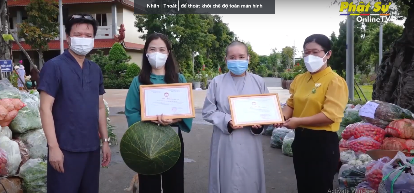[Video] TP. HCM: Học viện PGVN tiếp nhận và chia sẻ thực phẩm cho đại diện các xã, quận, huyện thành phố