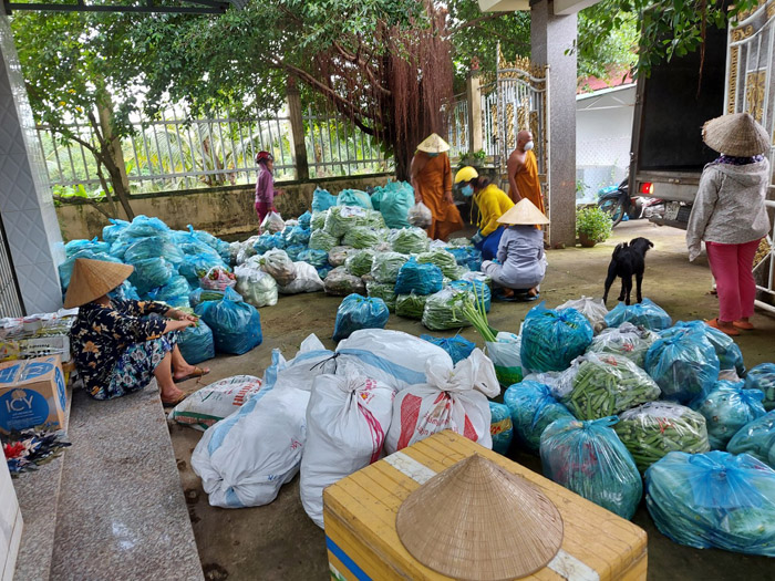 Tiền Giang: Tịnh xá Ngọc Lợi hỗ trợ 2 tấn nông sản tới người dân tâm dịch quận 8, TP.HCM