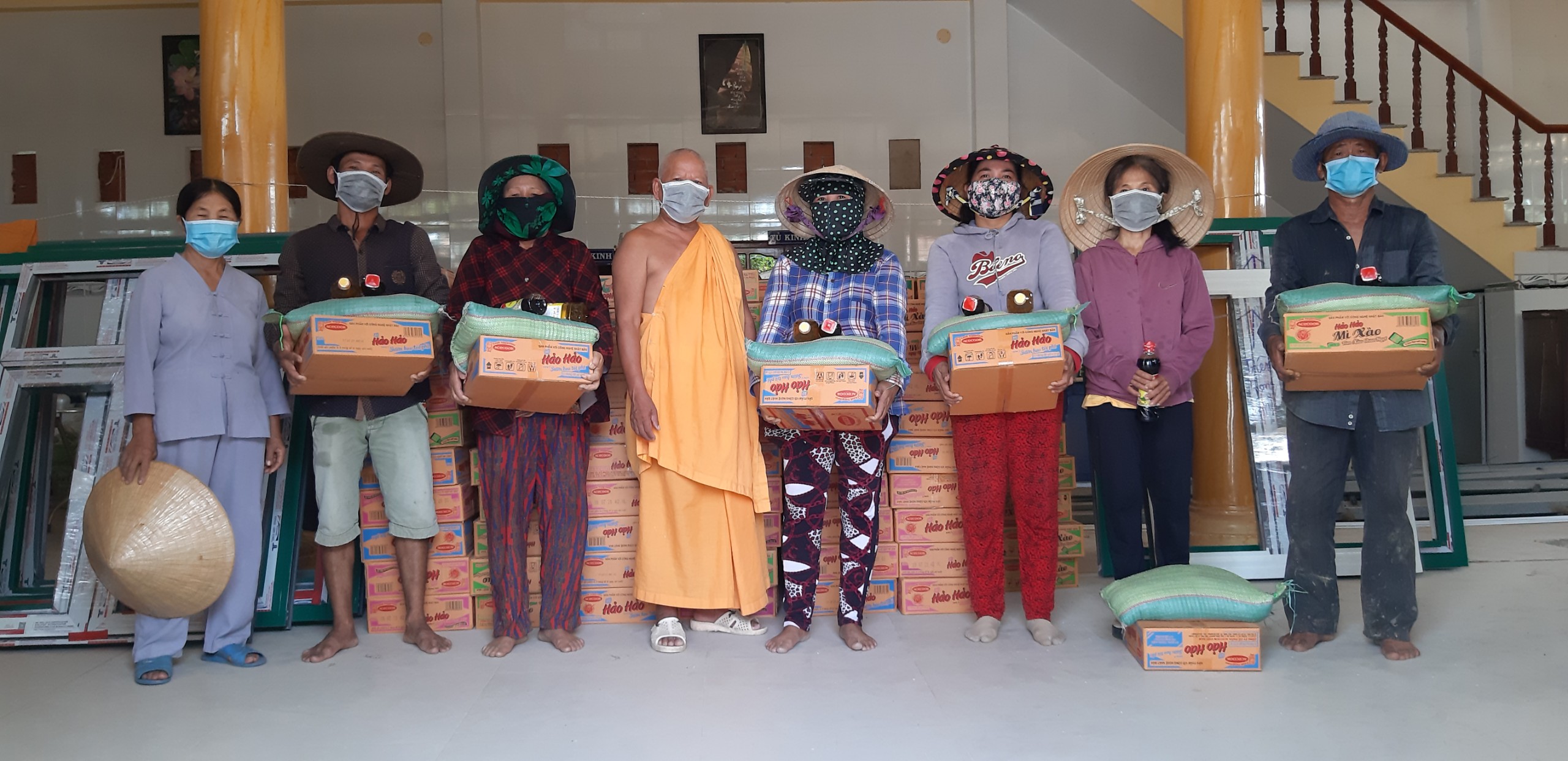 Tiền Giang: Tịnh xá Ngọc Lợi hỗ trợ nông sản đợt 2 tới người dân tâm dịch quận 8, TP.HCM và tặng quà tại địa phương