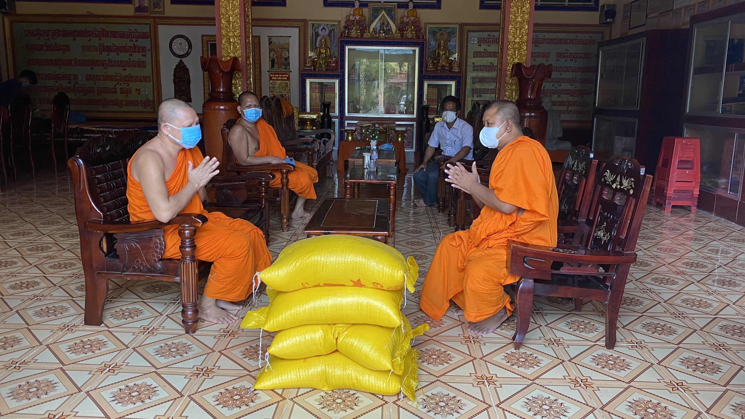 Trà Vinh: Hội Đoàn kết Sư sãi Yêu nước hỗ trợ 37 chùa Phật giáo Nam Tông hơn 4 tấn gạo trong đại dịch COVID-19