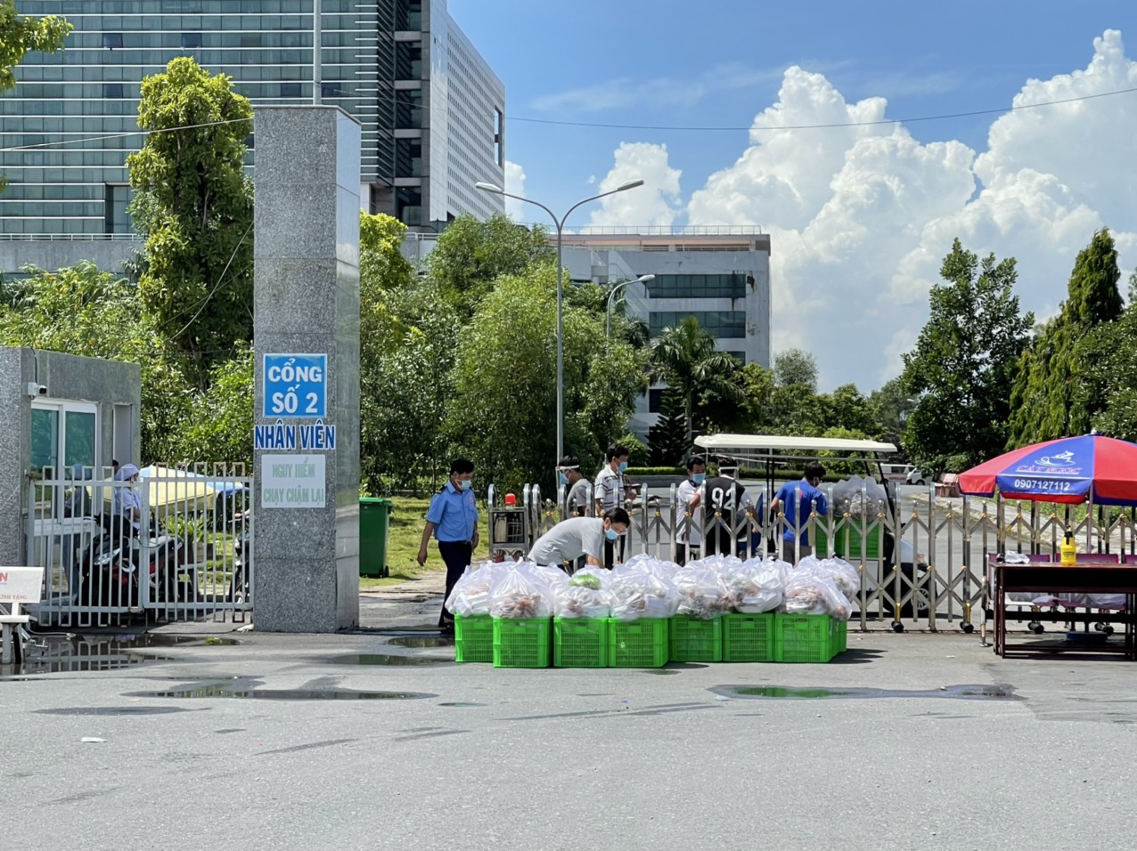 Sóc Trăng: Phật giáo hỗ trợ 2500 xuất cơm mỗi ngày cho bệnh viện Đa khoa tỉnh thực hiện cách ly y tế