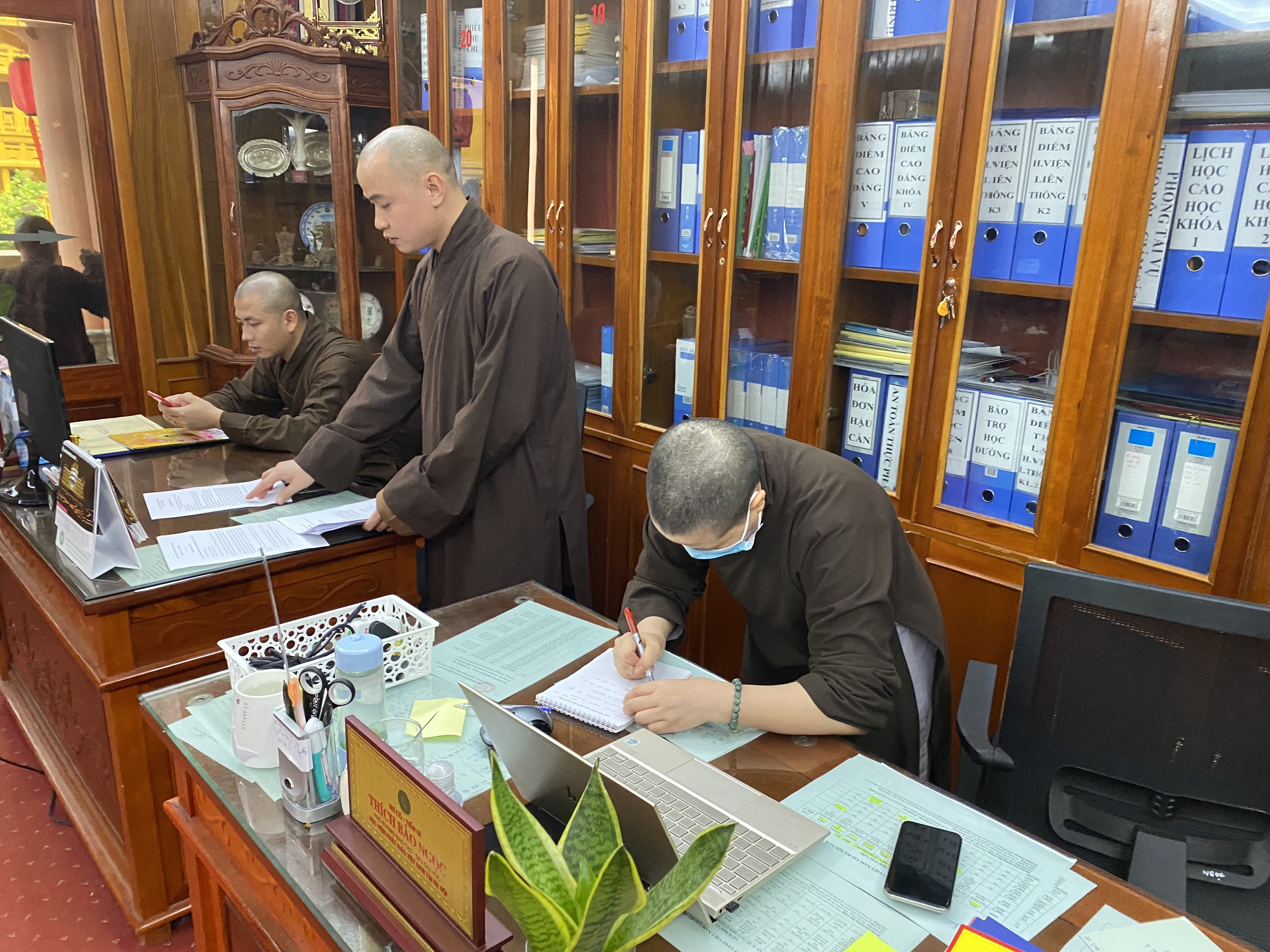 Học viện PGVN tại Hà Nội họp bàn thống nhất chủ trương Tăng Ni sinh phát tâm tham gia tuyến đầu phòng, chống dịch