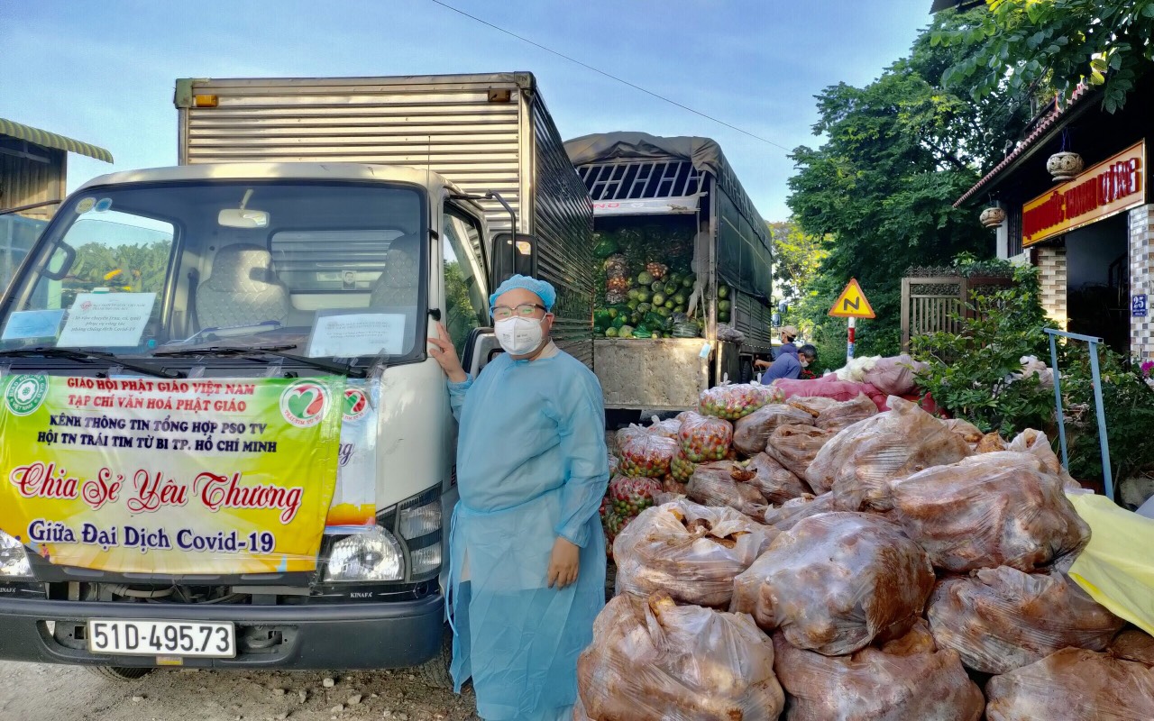 TP.HCM: Tạp chí VHPG và PSO kết hợp Hội TN Trái tim Từ Bi tiếp tục trao tặng hơn 67 tấn nông sản cho người dân vùng dịch