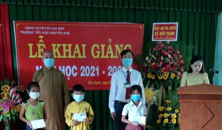 Bình Phước: Phật giáo huyện Bù Gia Mập trao học bổng khuyến học