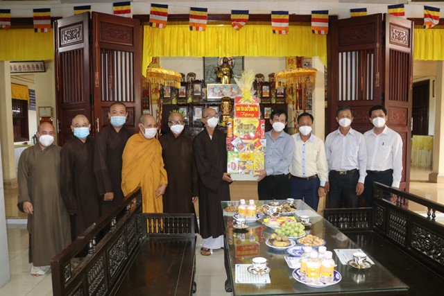 Bến Tre: Phái đoàn Ban Tôn Giáo Chính phủ đến thăm Ban Trị sự Phật giáo tỉnh