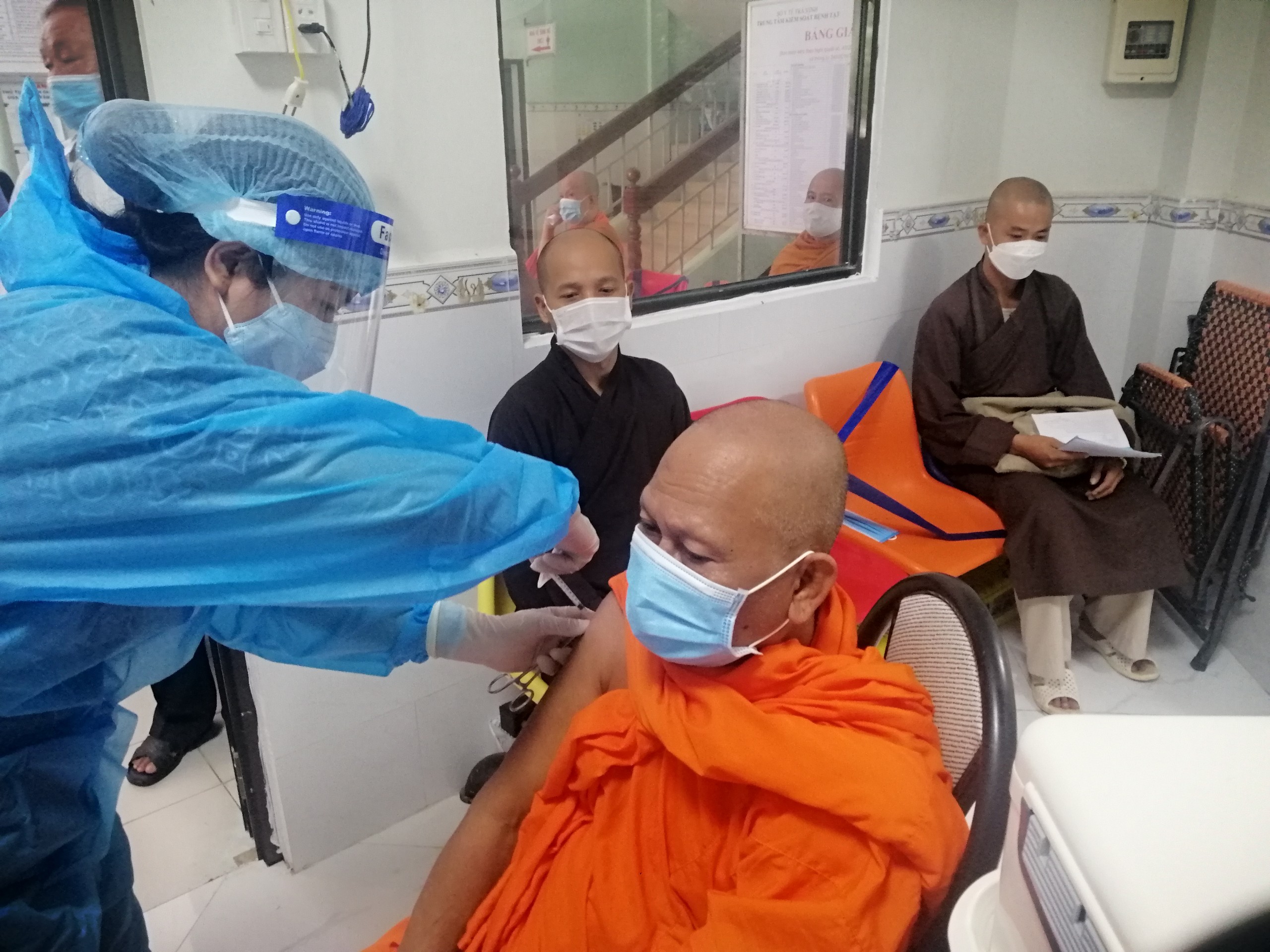 Trà Vinh: Các vị chức sắc tôn giáo trên địa thành phố tiêm mũi 2 vắc xin phòng Covid- 19