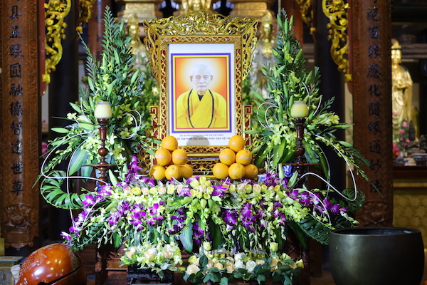 Học viện PGVN tại Huế trang nghiêm cử hành lễ Tưởng niệm  Đức Pháp chủ GHPGVN