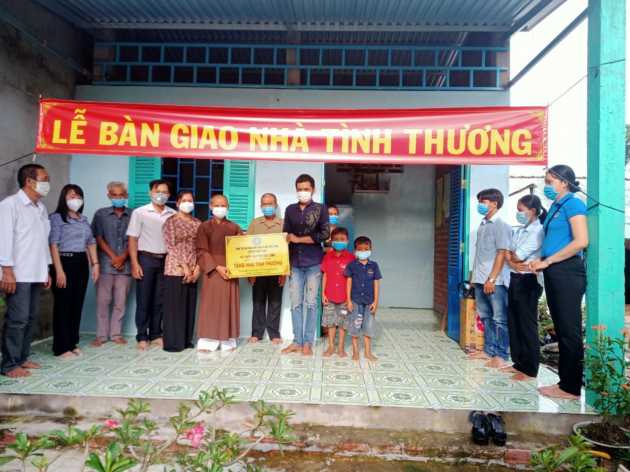Trà Vinh: Phật giáo huyện Càng Long bàn giao nhà tình thương tại huyện Tiểu Cần