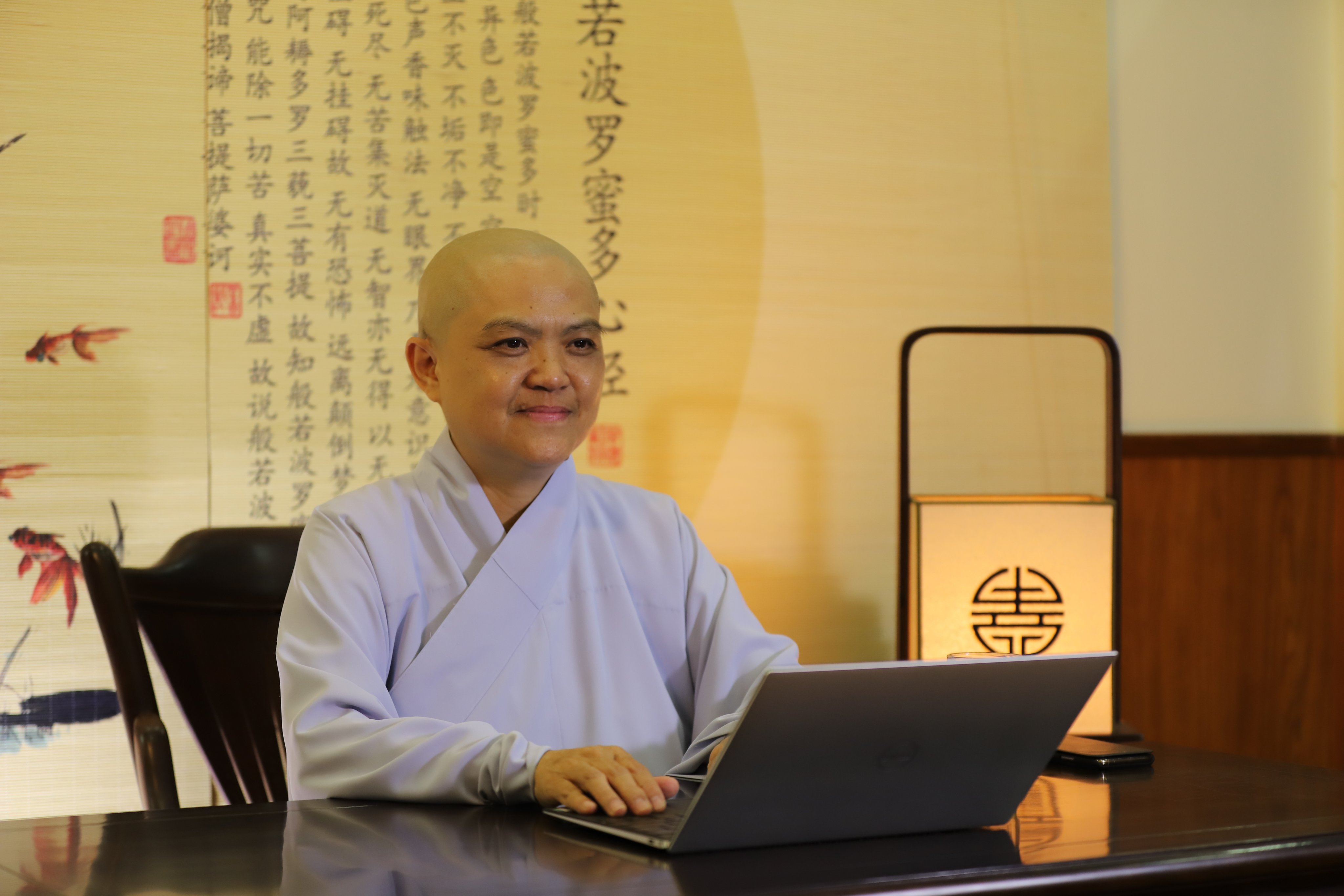 Ni sư Hương Nhũ sinh hoạt ngoại khóa với Học viên Văn bằng 2 - Trường Đại học KHXHNV TP. HCM