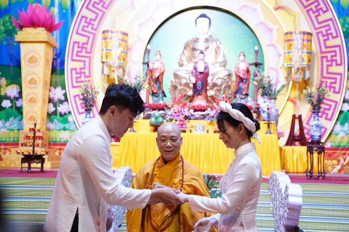 Trang nghiêm lễ hằng thuận tại chùa Bằng - Hà Nội