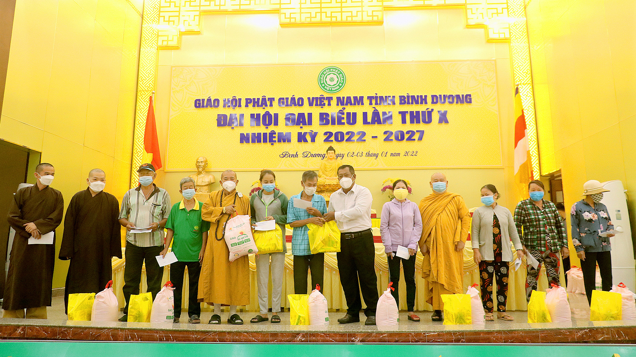 Bình Dương: GHPG Việt Nam tỉnh trao quà đến bà con có hoàn cảnh khó khăn trước thềm Đại hội