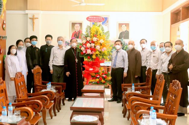 Bình Dương: Lãnh đạo UBMTTQVN tỉnh, Phật giáo và các tôn giáo chúc mừng Giáng sinh năm 2021