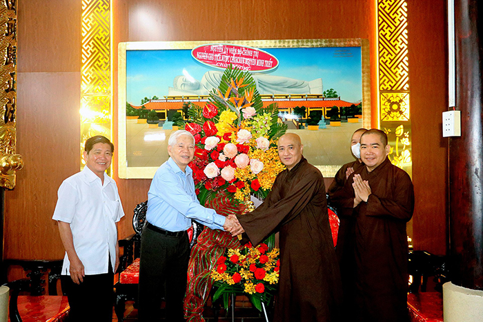 Bình Dương: Ngài Nguyễn Minh Triết đến thăm HT. Thích Huệ Thông trước thềm Đại hội