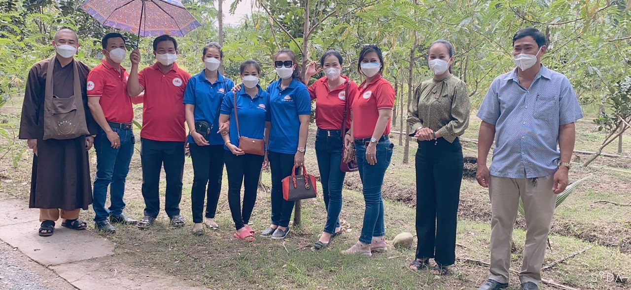 Bến Tre: CLB Bồ Đề và nhóm từ thiện Thiện tâm hỗ trợ 100 triệu đồng cho em học sinh chửa bệnh ung thư