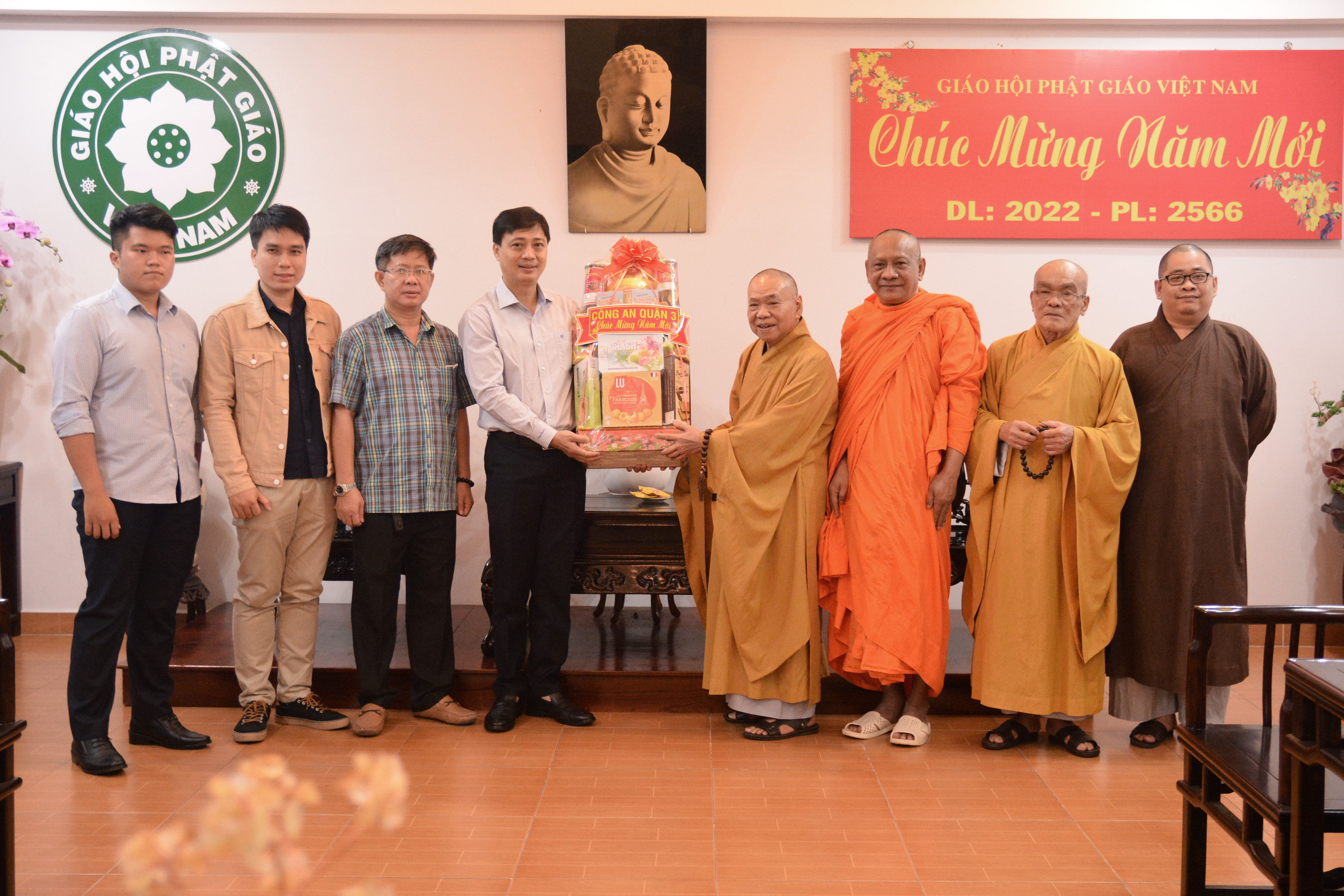 TP. HCM: Đoàn Công an quận 3 thăm, chúc Tết chư Tôn Giáo phẩm lãnh đạo GHPGVN