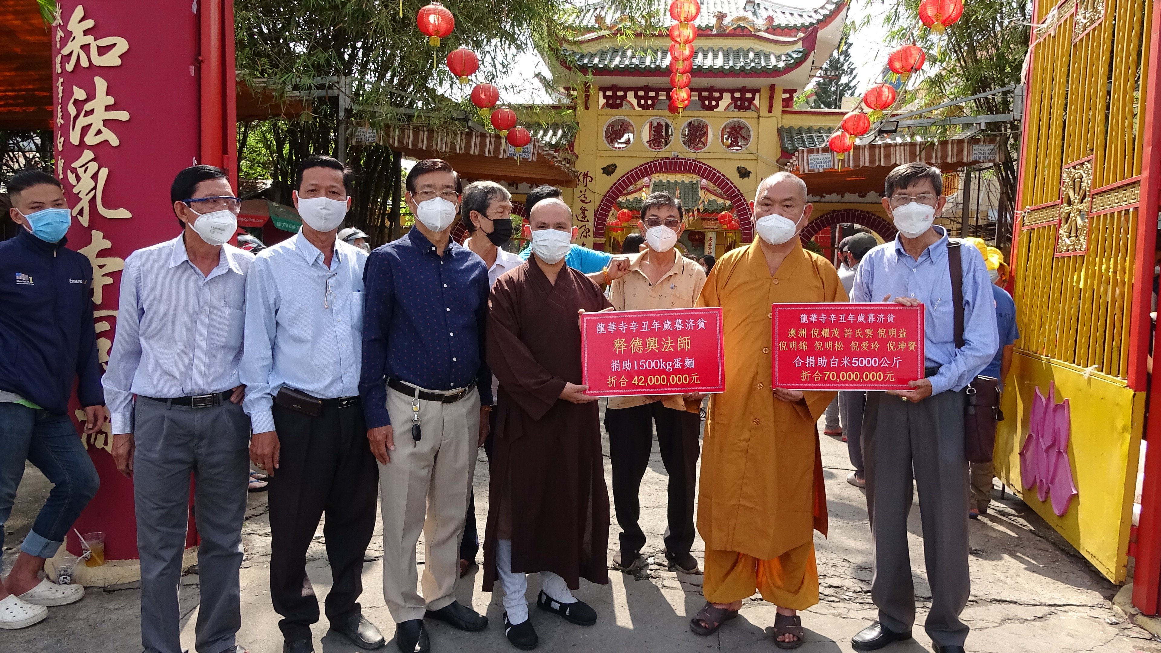 TP.HCM: Ban Trị sự GHPGVN quận 8 phối hợp với chính quyền địa phương tặng 1400 phần quà và hỗ trợ 2 phương tiện sinh kế
