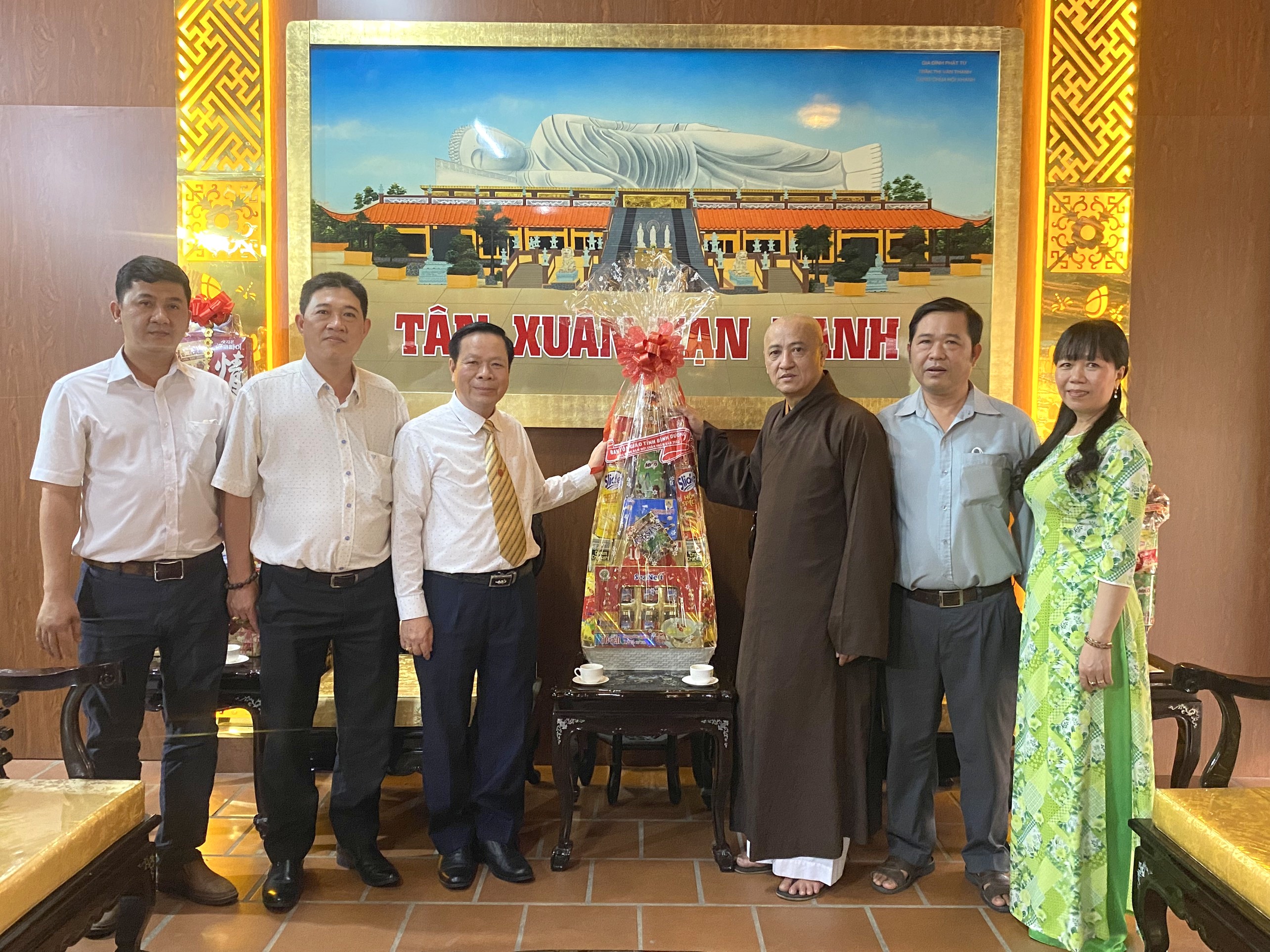 Ban Tôn giáo tỉnh Bình Dương thăm và chúc Tết Ban Trị sự Phật giáo tỉnh, chức sắc tôn giáo