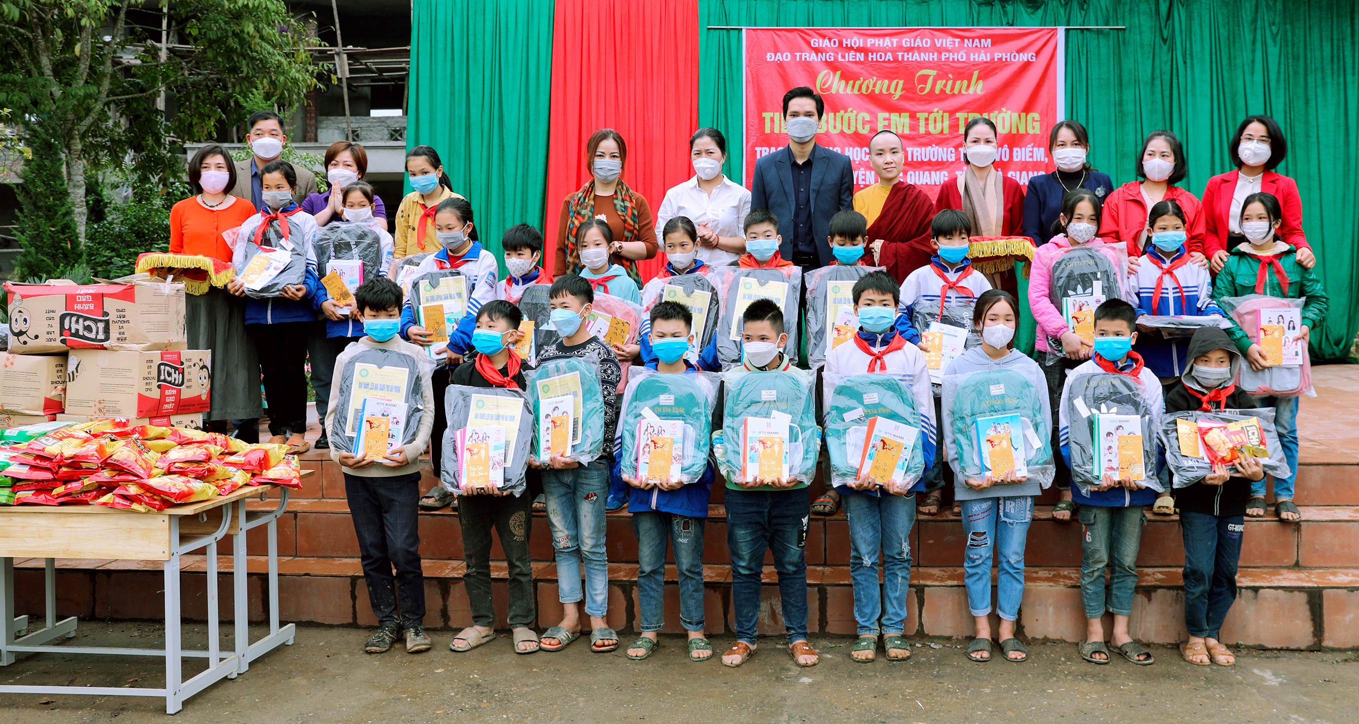 Hải Phòng: Đạo tràng Liên Hoa và chương trình "Tiếp bước em tới trường" tại vùng cao biên giới tỉnh Hà Giang