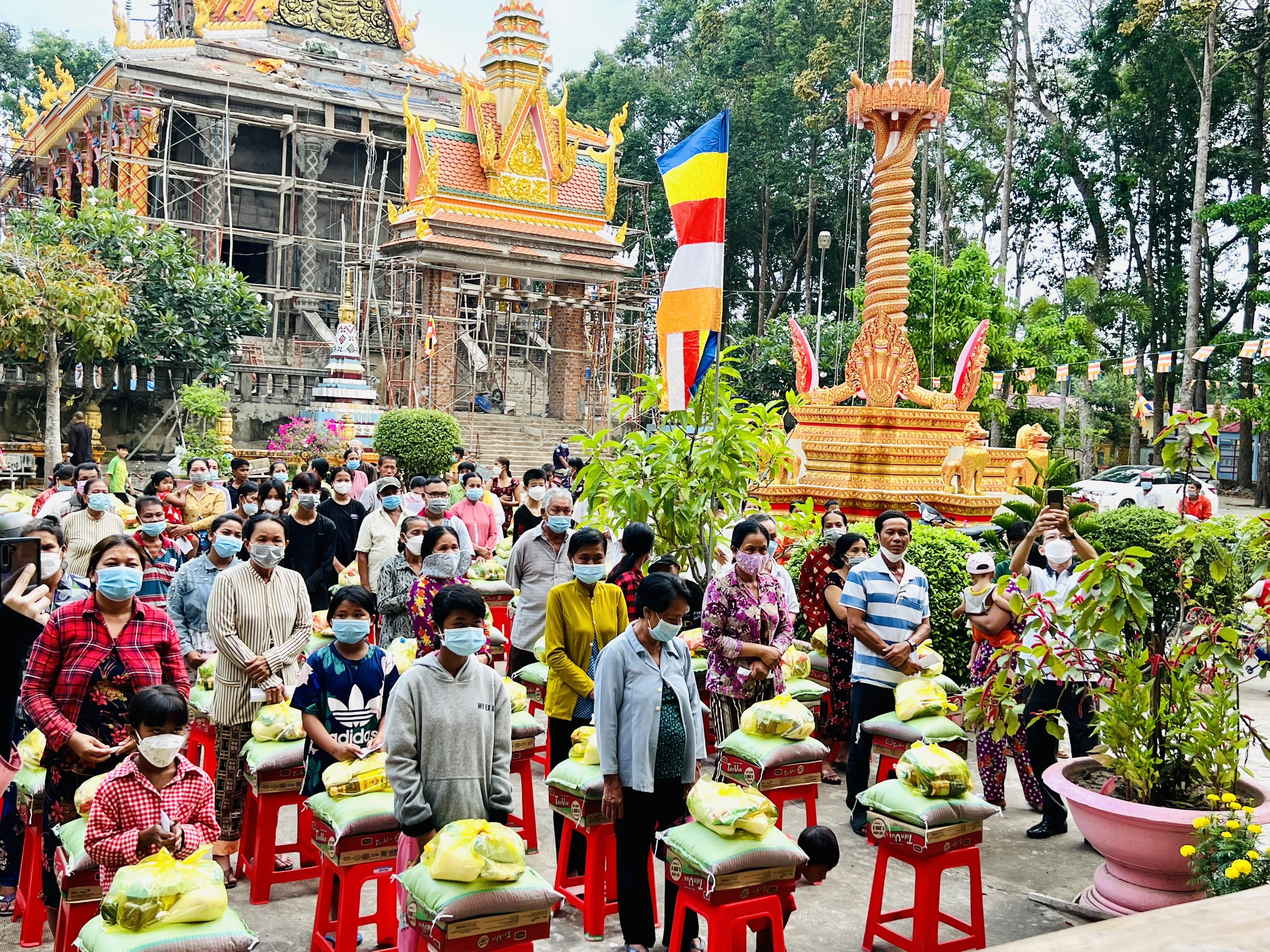 Cần Thơ: Chia sẻ yêu thương đến bà con dân tộc Khmer