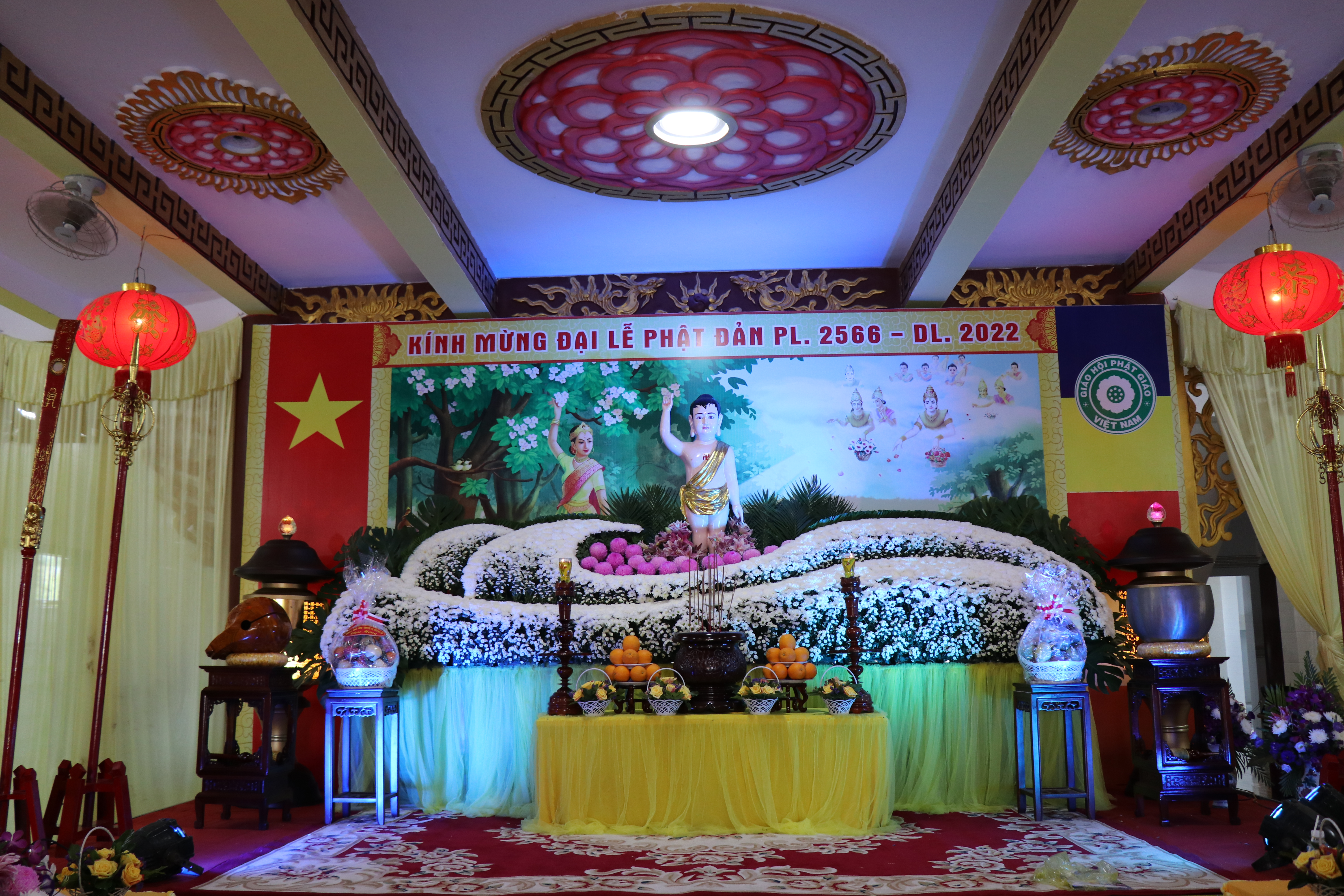 Bến Tre: Ban Trị sự GHPGVN huyện Ba Tri trang nghiêm tổ chức Đại lễ Phật Đản PL.2566