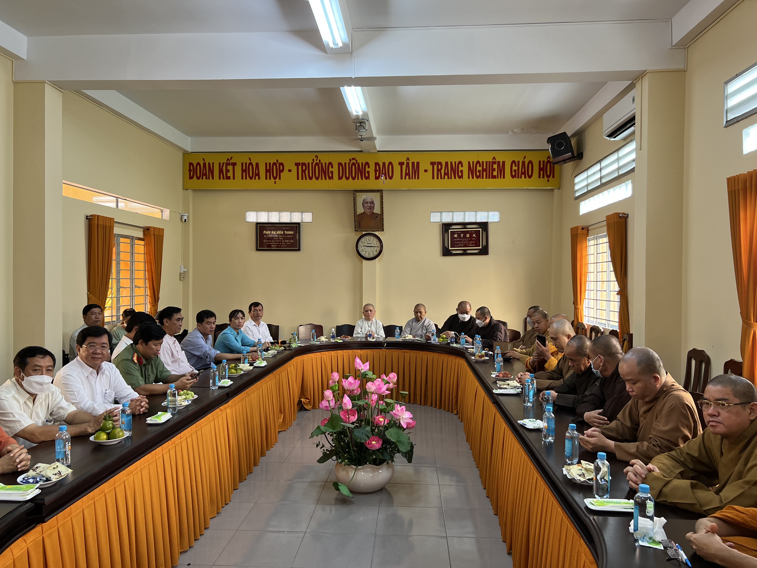 Vĩnh Long: Đoàn lãnh đạo chính quyền tỉnh thăm, chúc mừng BTS Phật giáo tỉnh nhân dịp lễ Phật Đản PL.2566