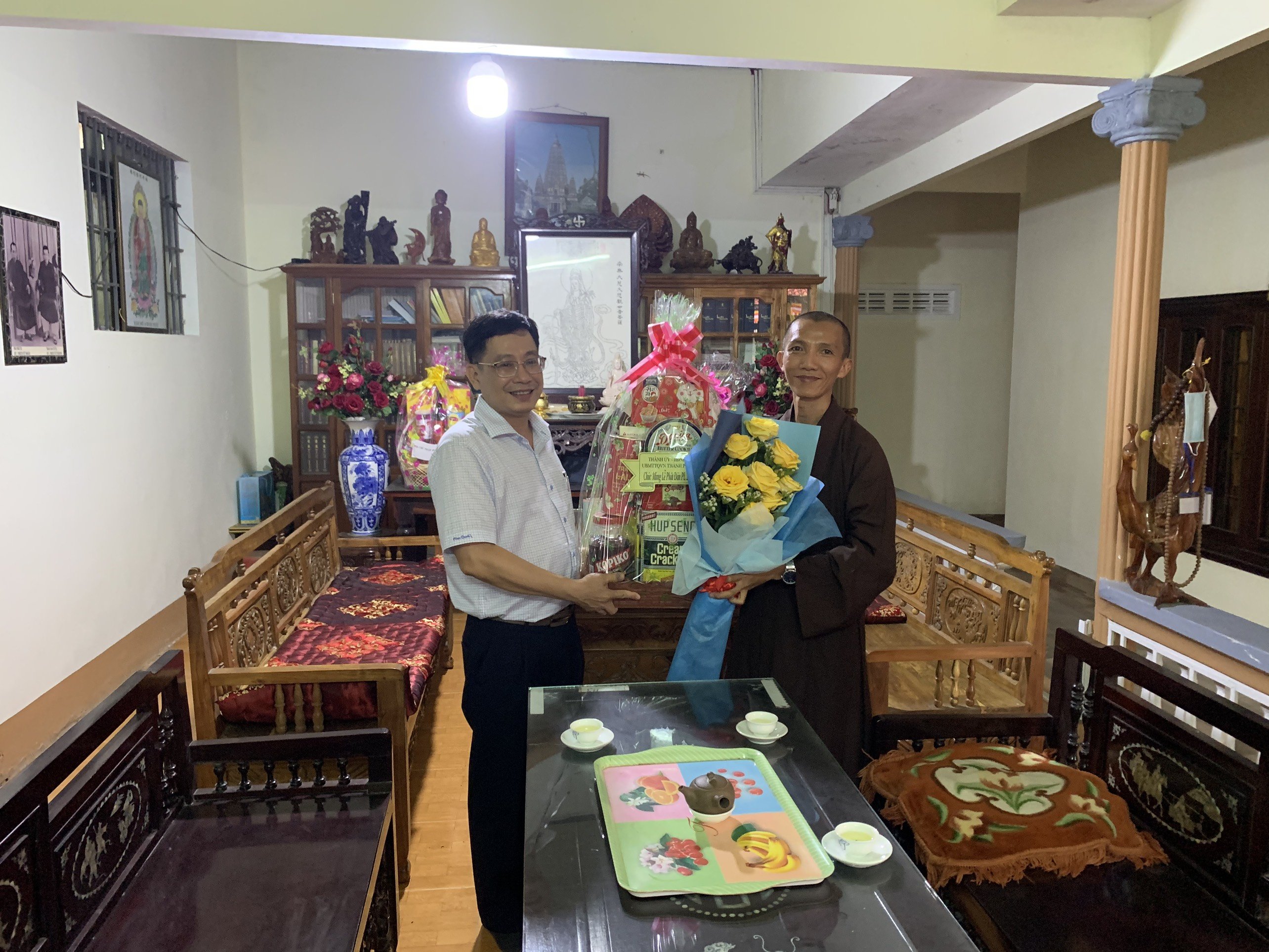 Phú Yên: Lãnh đạo chính quyền đến thăm, chúc mừng Tổ đình Bảo Lâm nhân mùa Phật Đản PL.2566-DL.2022